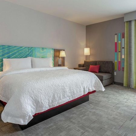 Hampton Inn & Suites Берлингтон Экстерьер фото