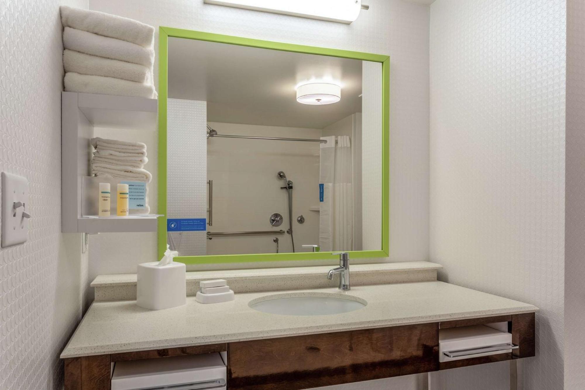 Hampton Inn & Suites Берлингтон Экстерьер фото
