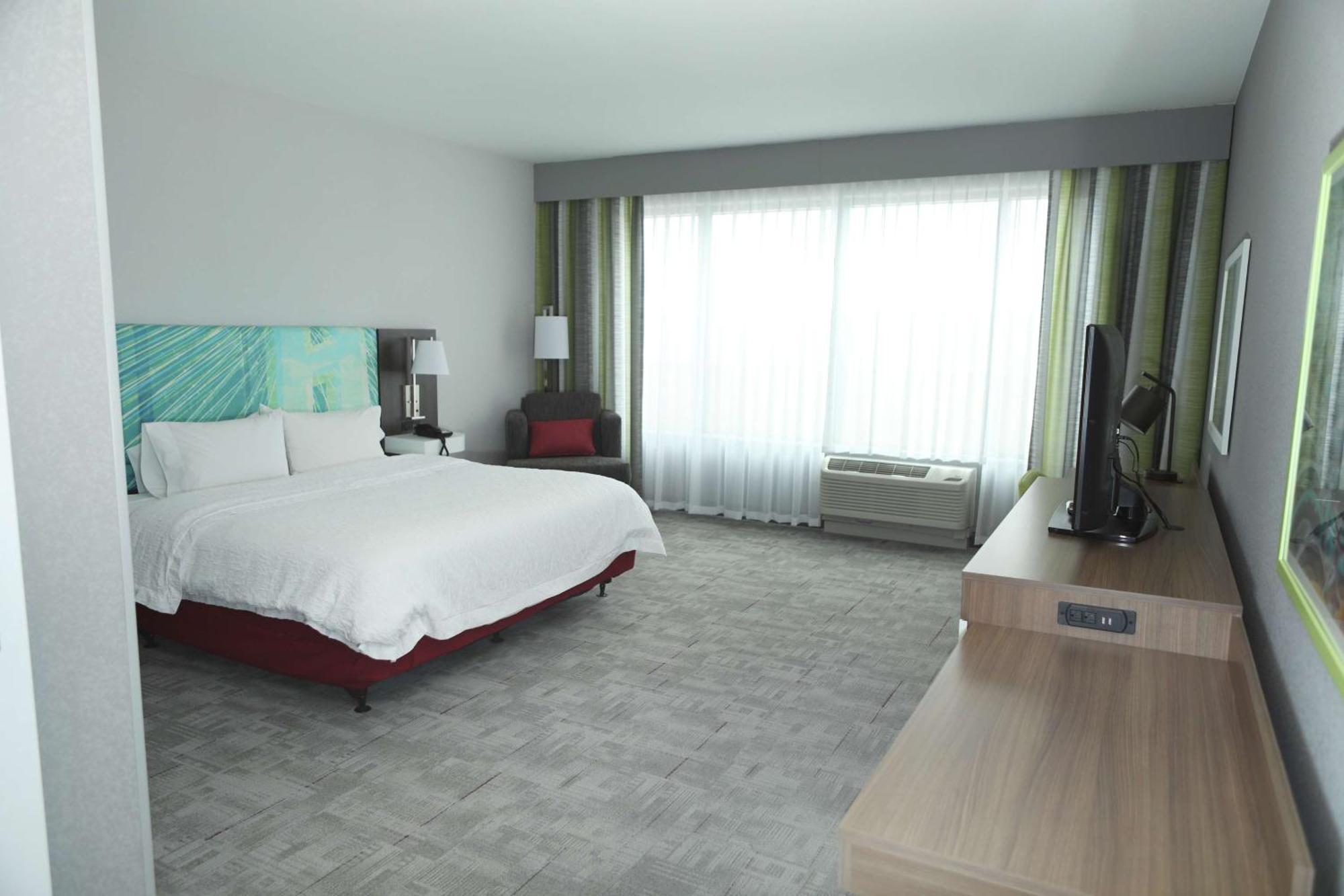 Hampton Inn & Suites Берлингтон Экстерьер фото