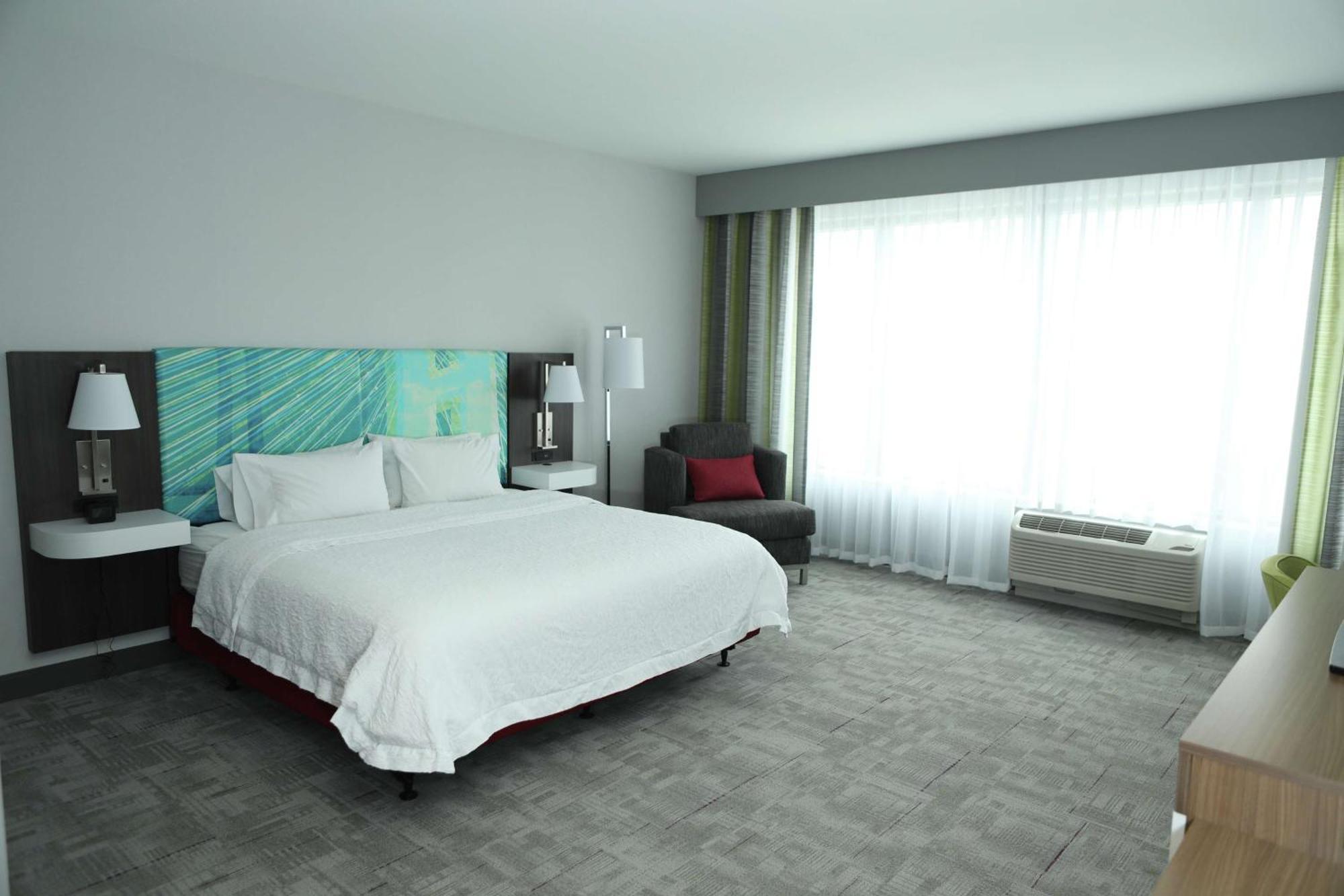Hampton Inn & Suites Берлингтон Экстерьер фото
