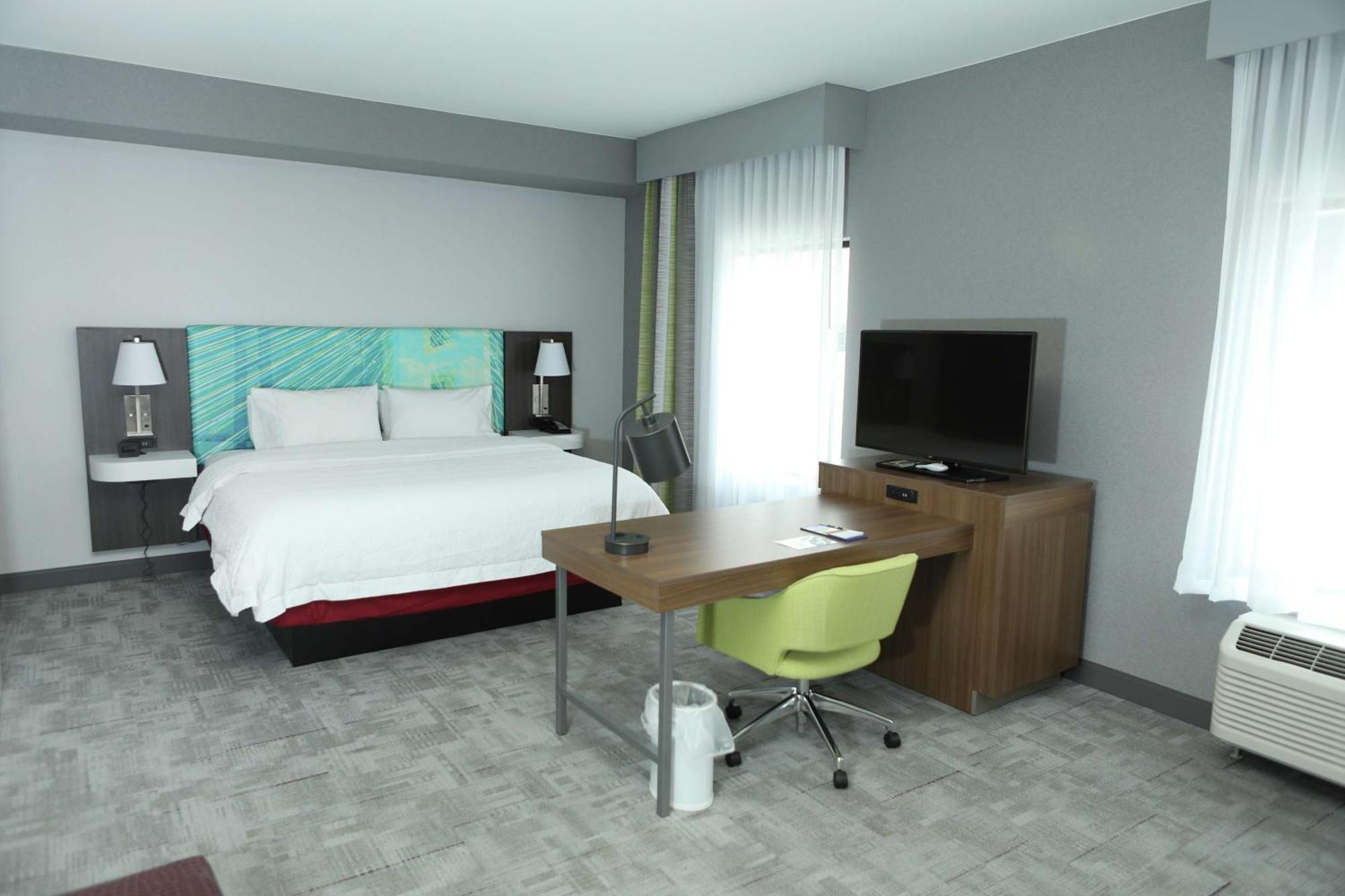 Hampton Inn & Suites Берлингтон Экстерьер фото