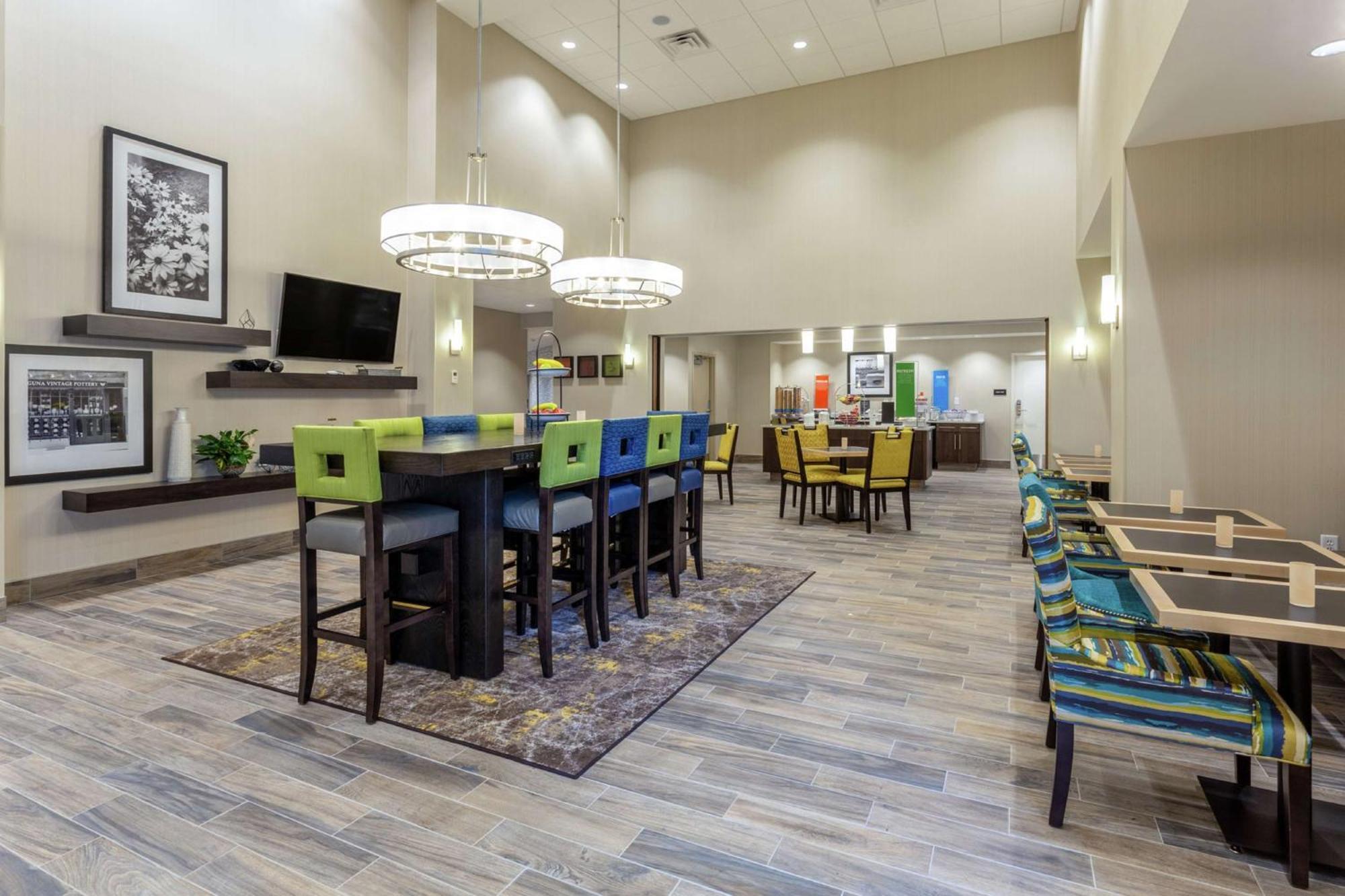 Hampton Inn & Suites Берлингтон Экстерьер фото