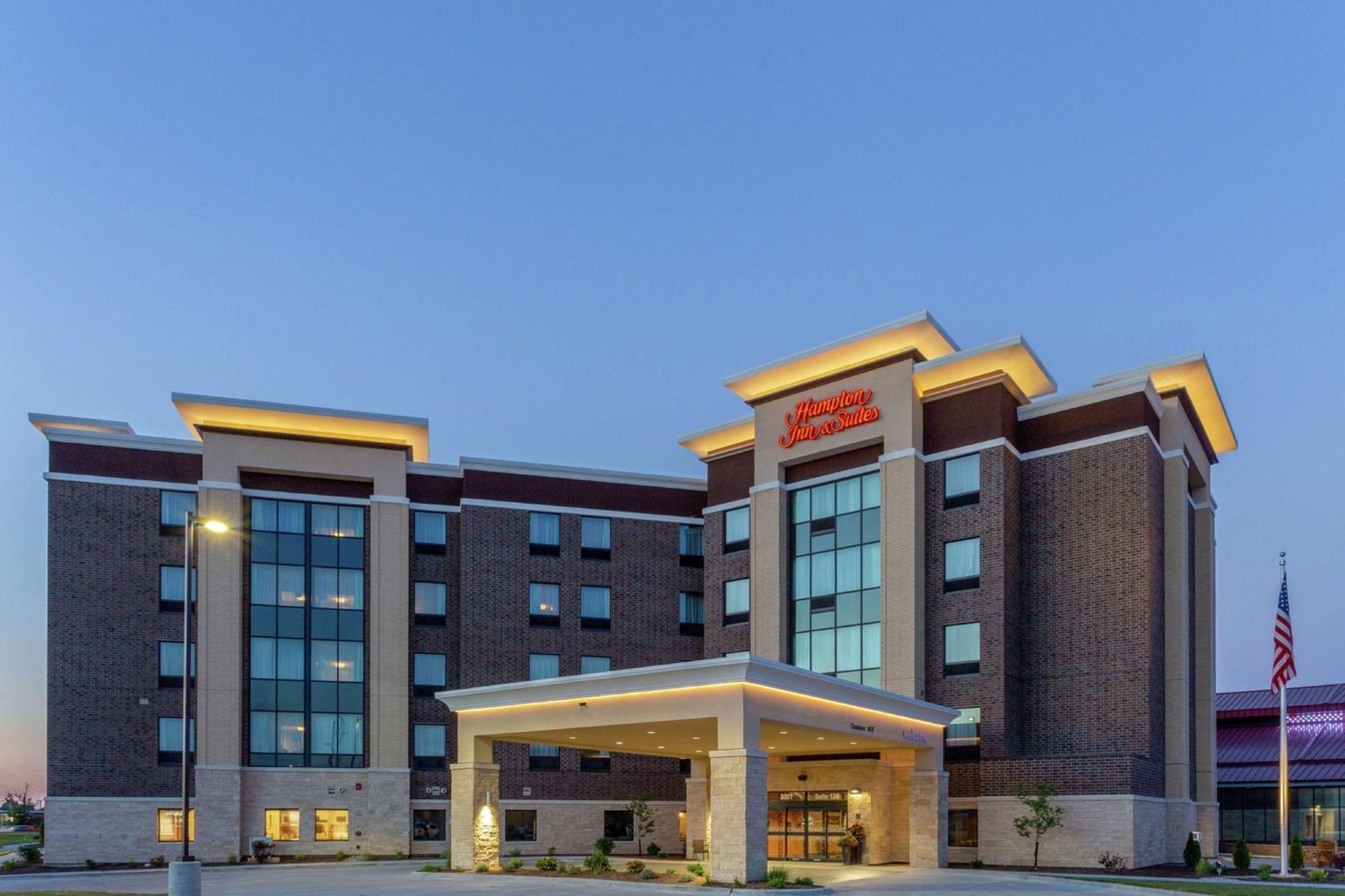 Hampton Inn & Suites Берлингтон Экстерьер фото